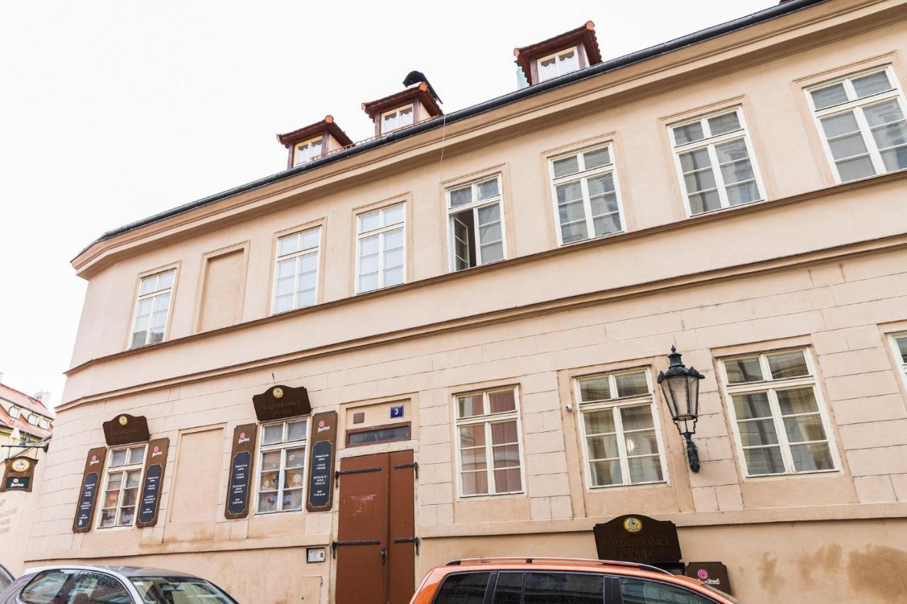 White Swan Boutique Apartments Прага Екстериор снимка