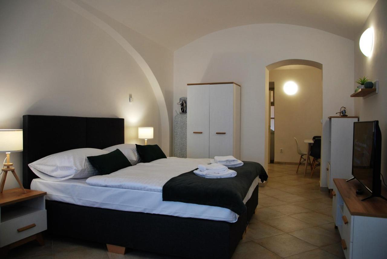 White Swan Boutique Apartments Прага Екстериор снимка