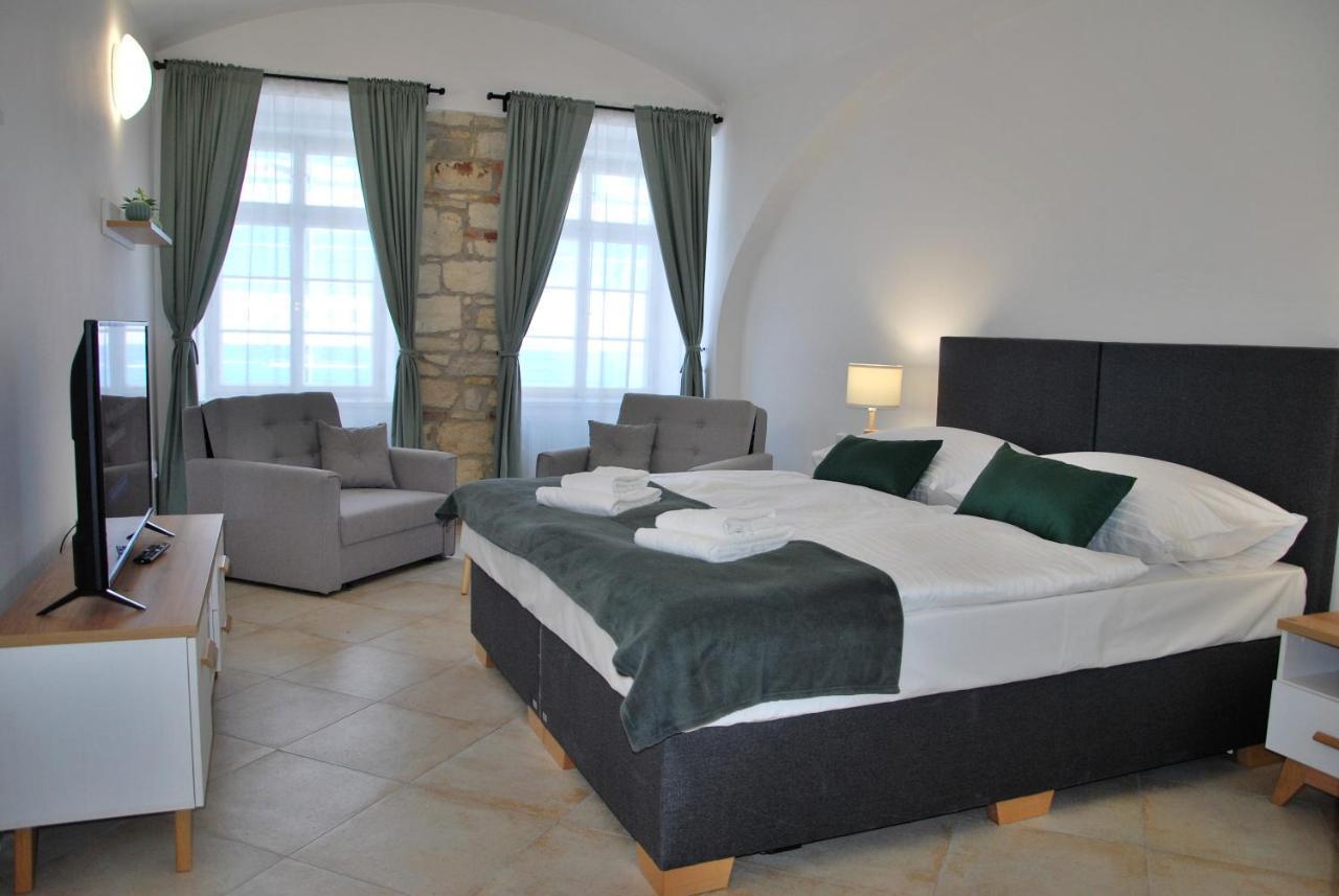 White Swan Boutique Apartments Прага Екстериор снимка