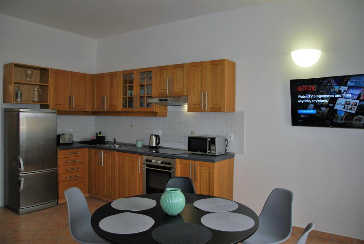 White Swan Boutique Apartments Прага Екстериор снимка