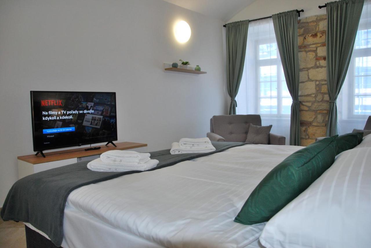 White Swan Boutique Apartments Прага Екстериор снимка