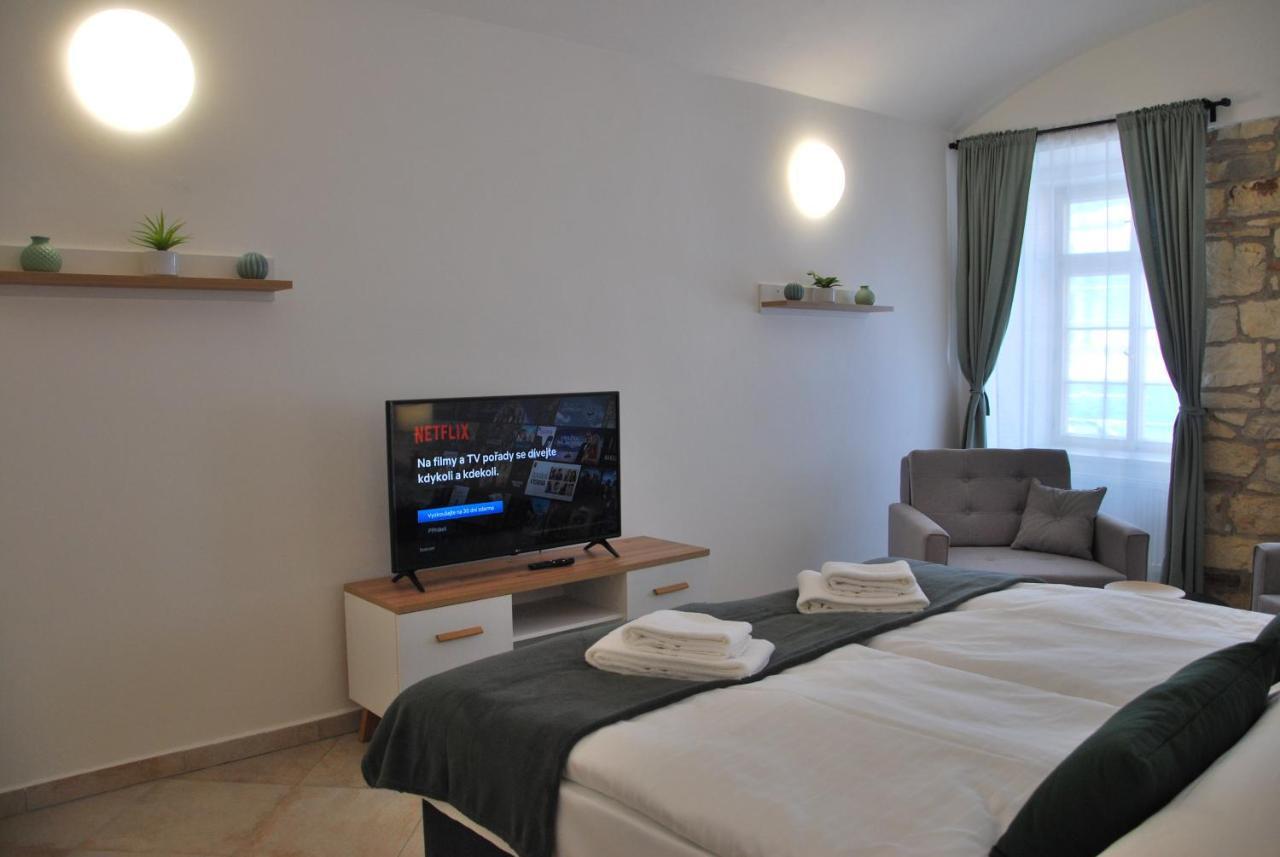 White Swan Boutique Apartments Прага Екстериор снимка