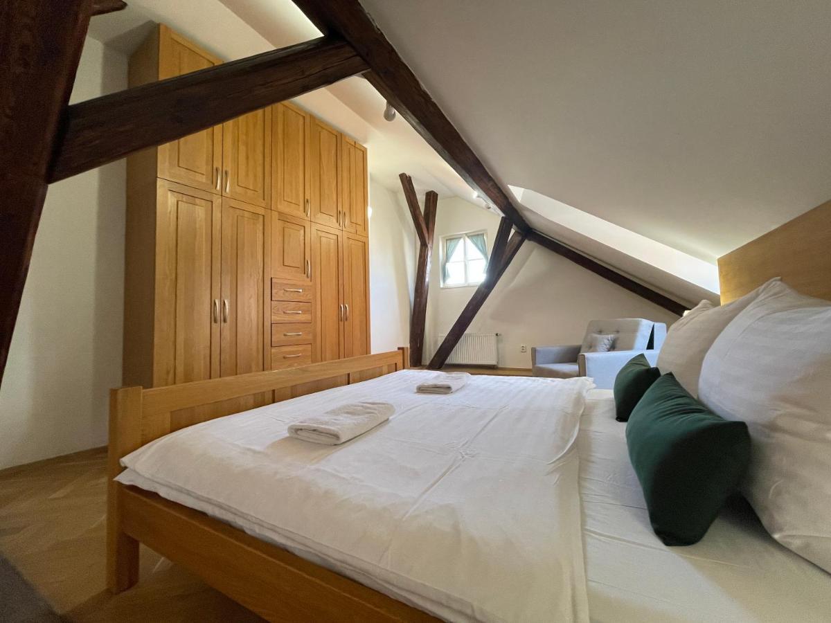 White Swan Boutique Apartments Прага Екстериор снимка
