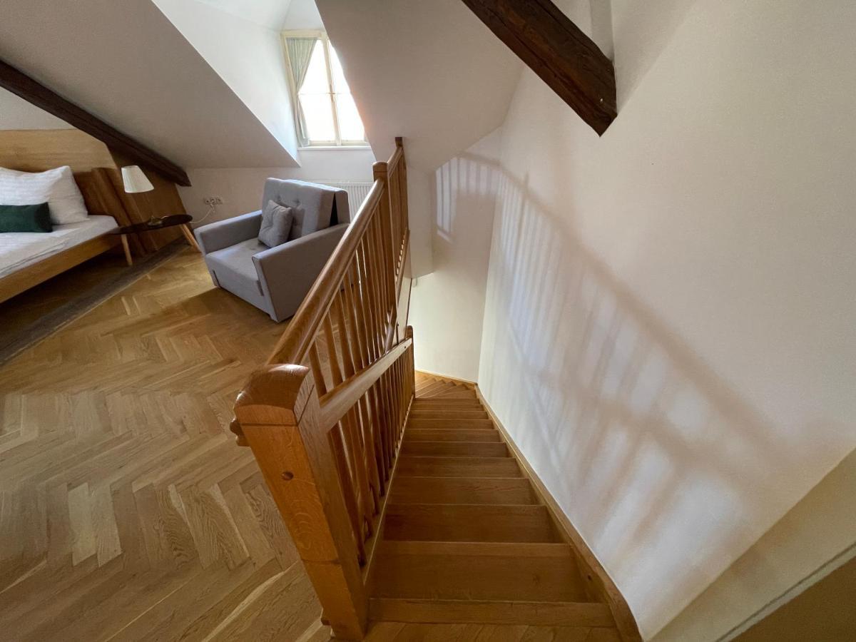 White Swan Boutique Apartments Прага Екстериор снимка