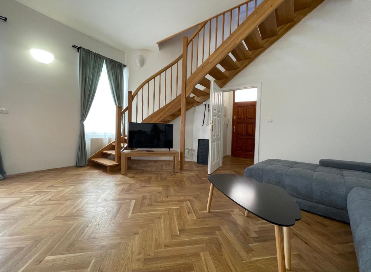 White Swan Boutique Apartments Прага Екстериор снимка