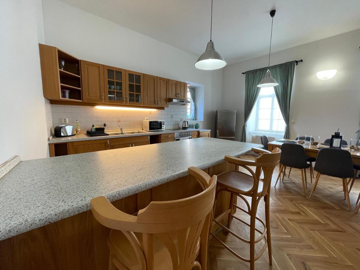 White Swan Boutique Apartments Прага Екстериор снимка