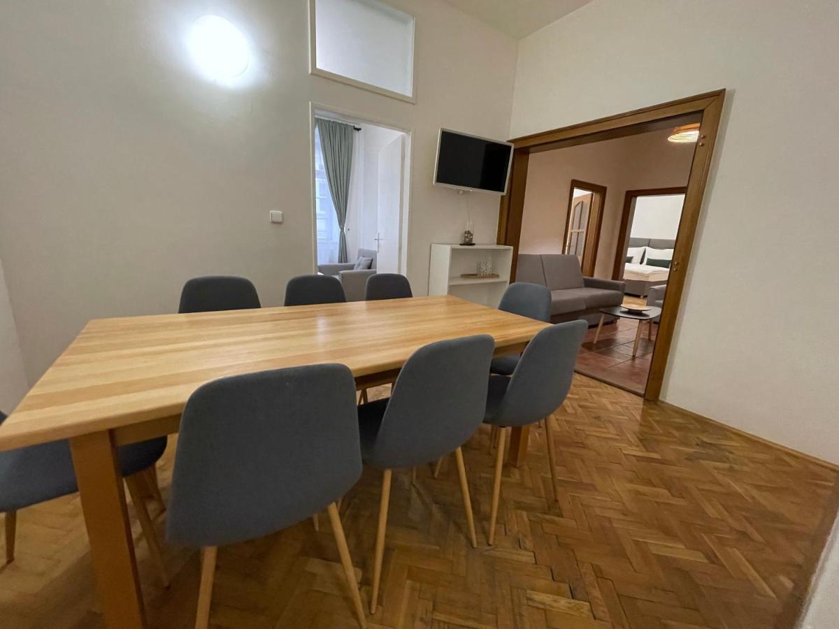 White Swan Boutique Apartments Прага Екстериор снимка